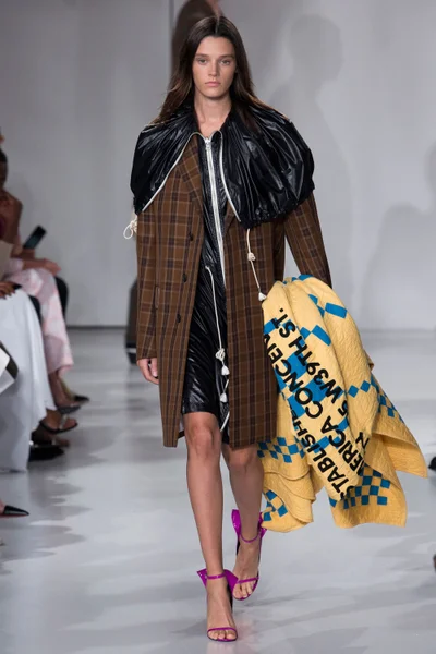 Look 12